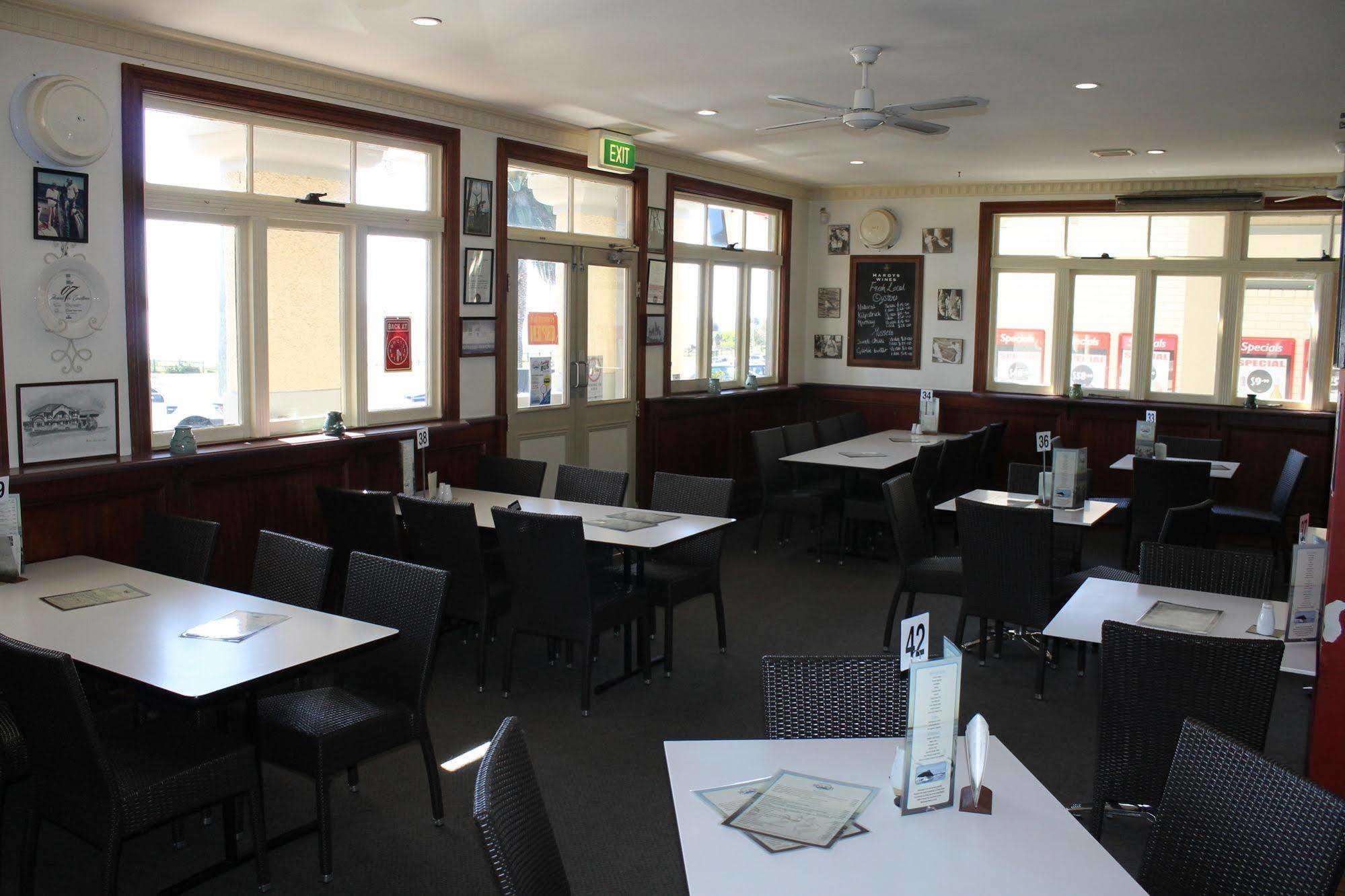 Bermagui Beach Hotel Exterior photo